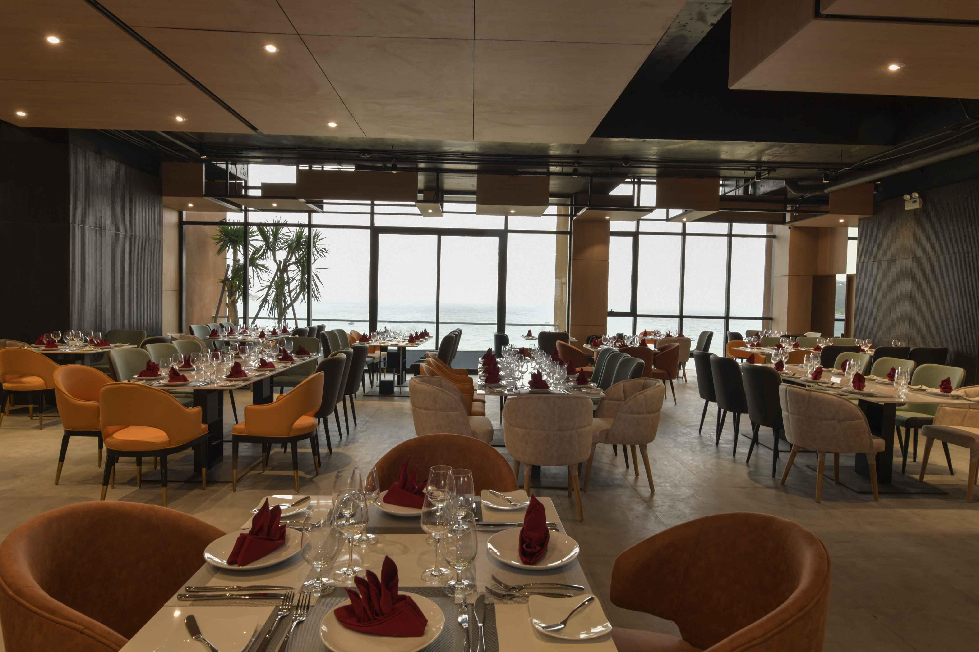 The Code Hotel & Spa Дананг Екстериор снимка