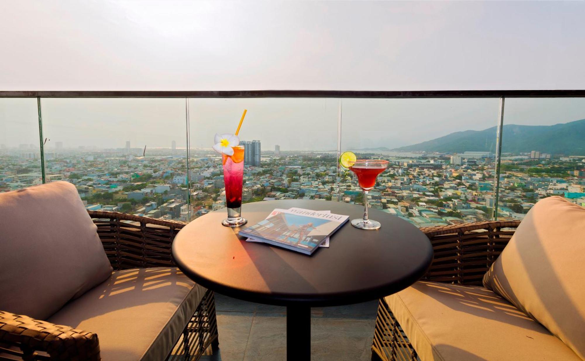The Code Hotel & Spa Дананг Екстериор снимка
