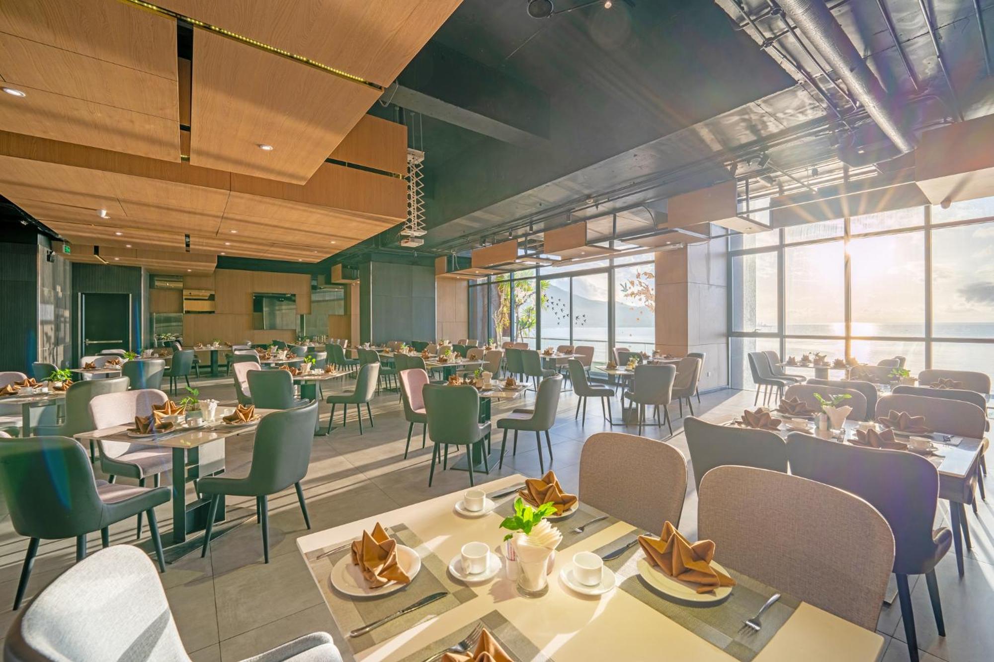 The Code Hotel & Spa Дананг Екстериор снимка