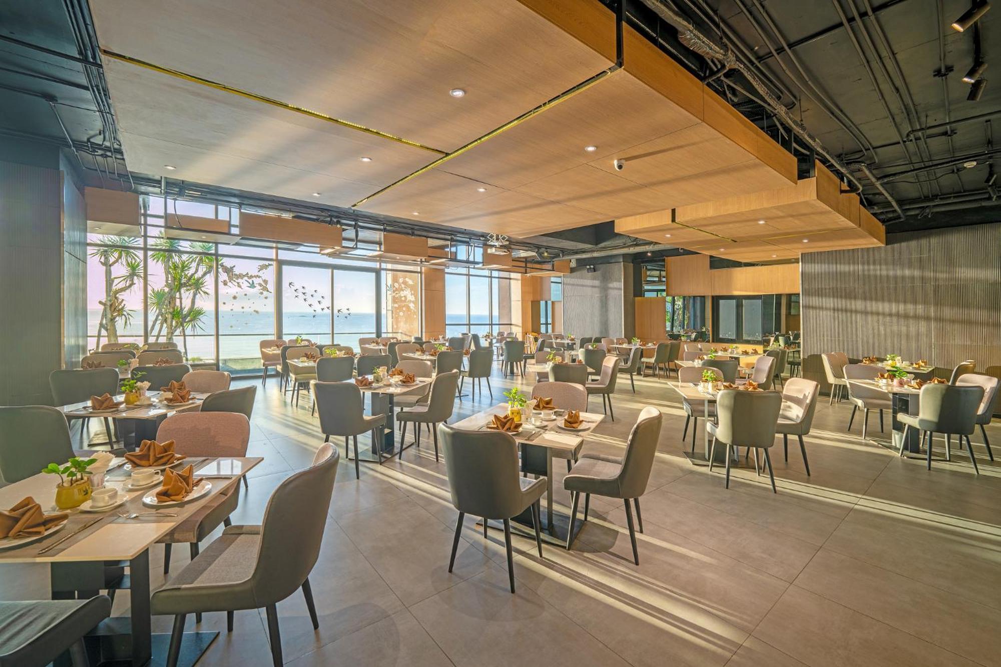 The Code Hotel & Spa Дананг Екстериор снимка