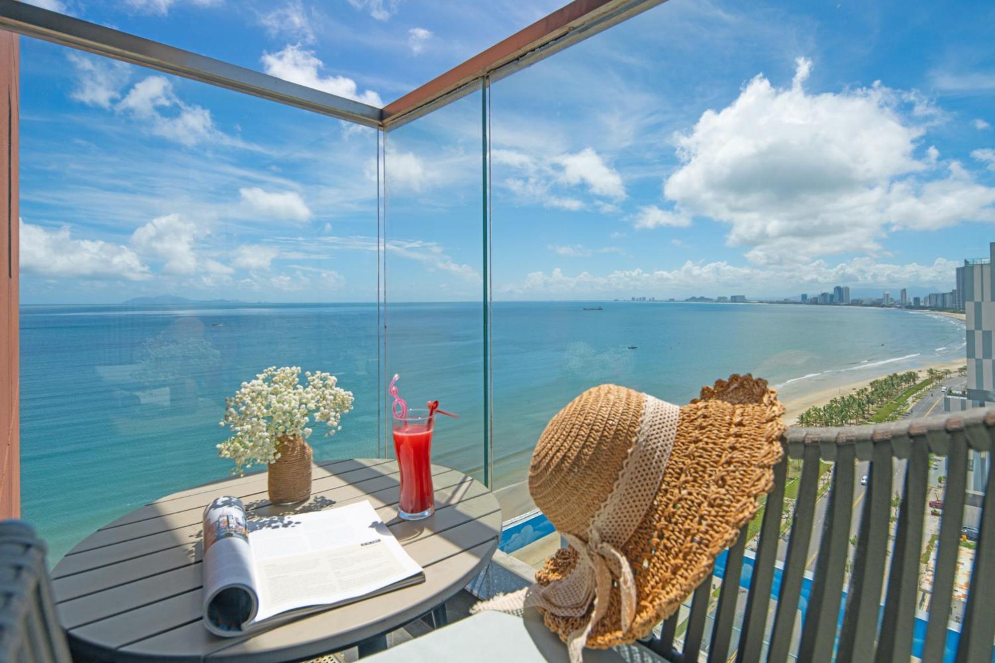 The Code Hotel & Spa Дананг Екстериор снимка