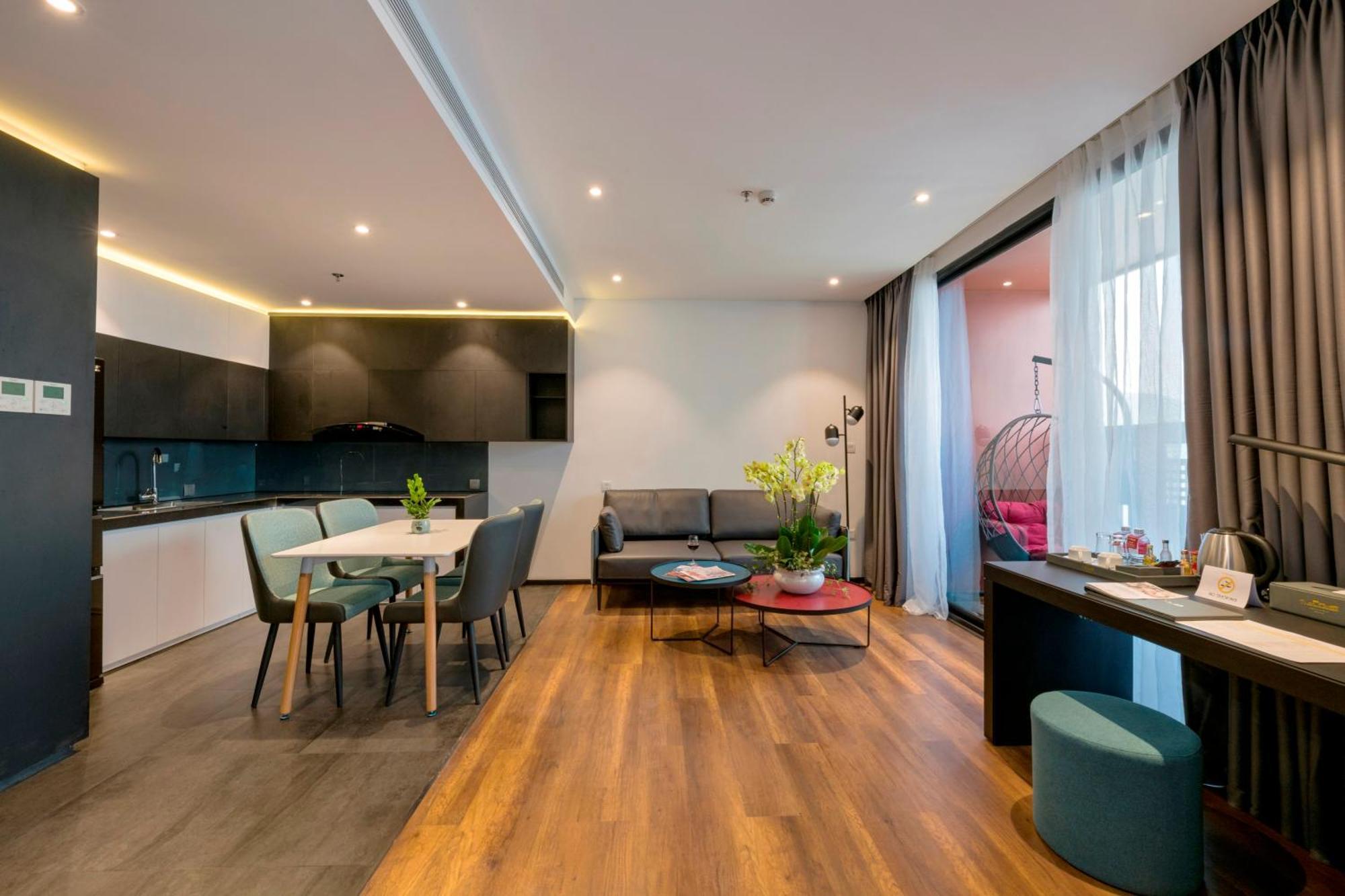 The Code Hotel & Spa Дананг Екстериор снимка