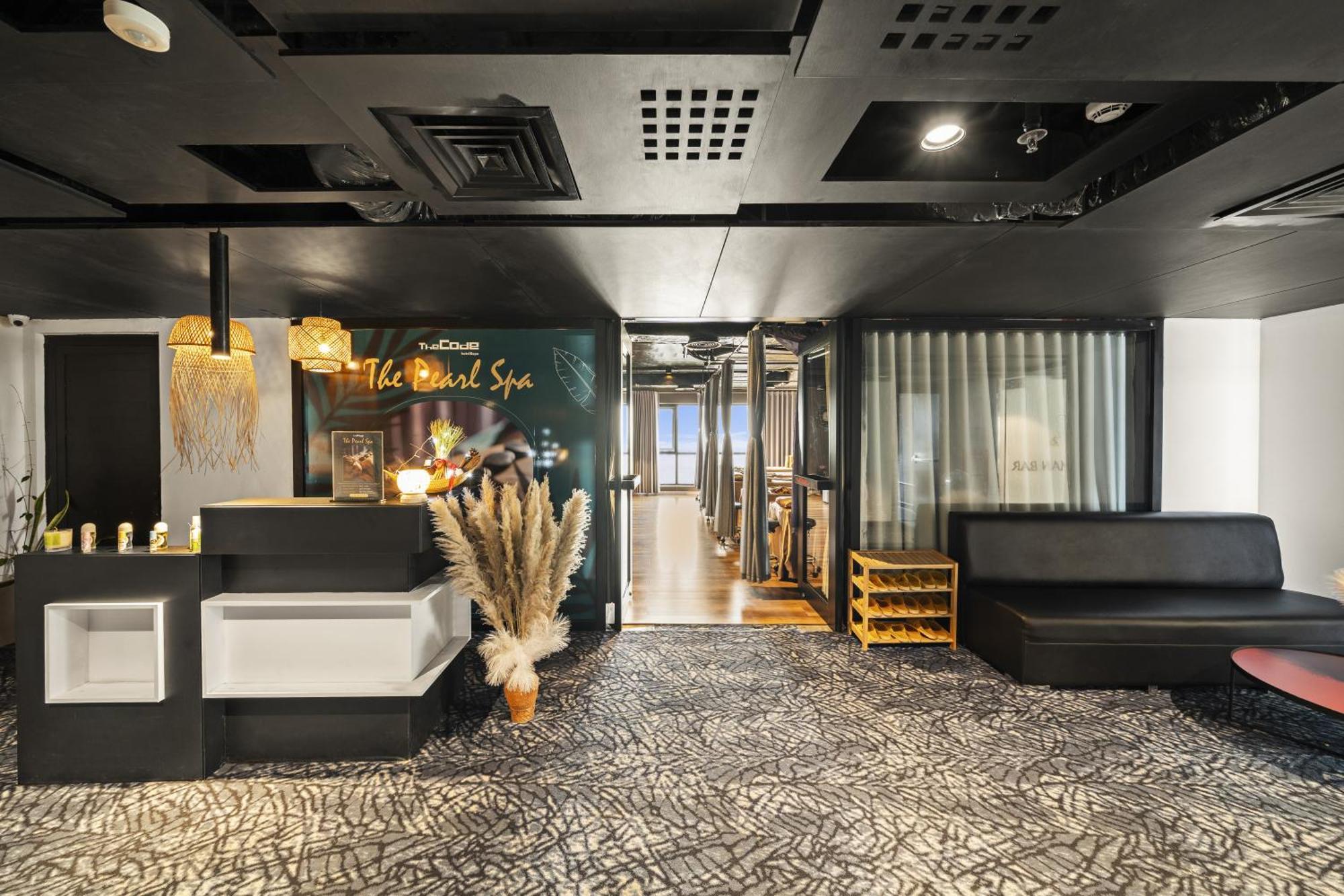 The Code Hotel & Spa Дананг Екстериор снимка