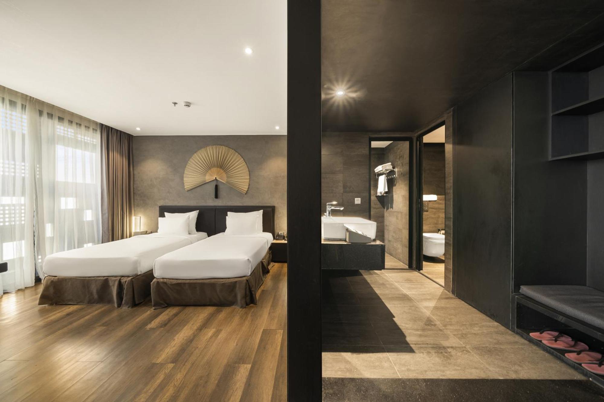 The Code Hotel & Spa Дананг Екстериор снимка