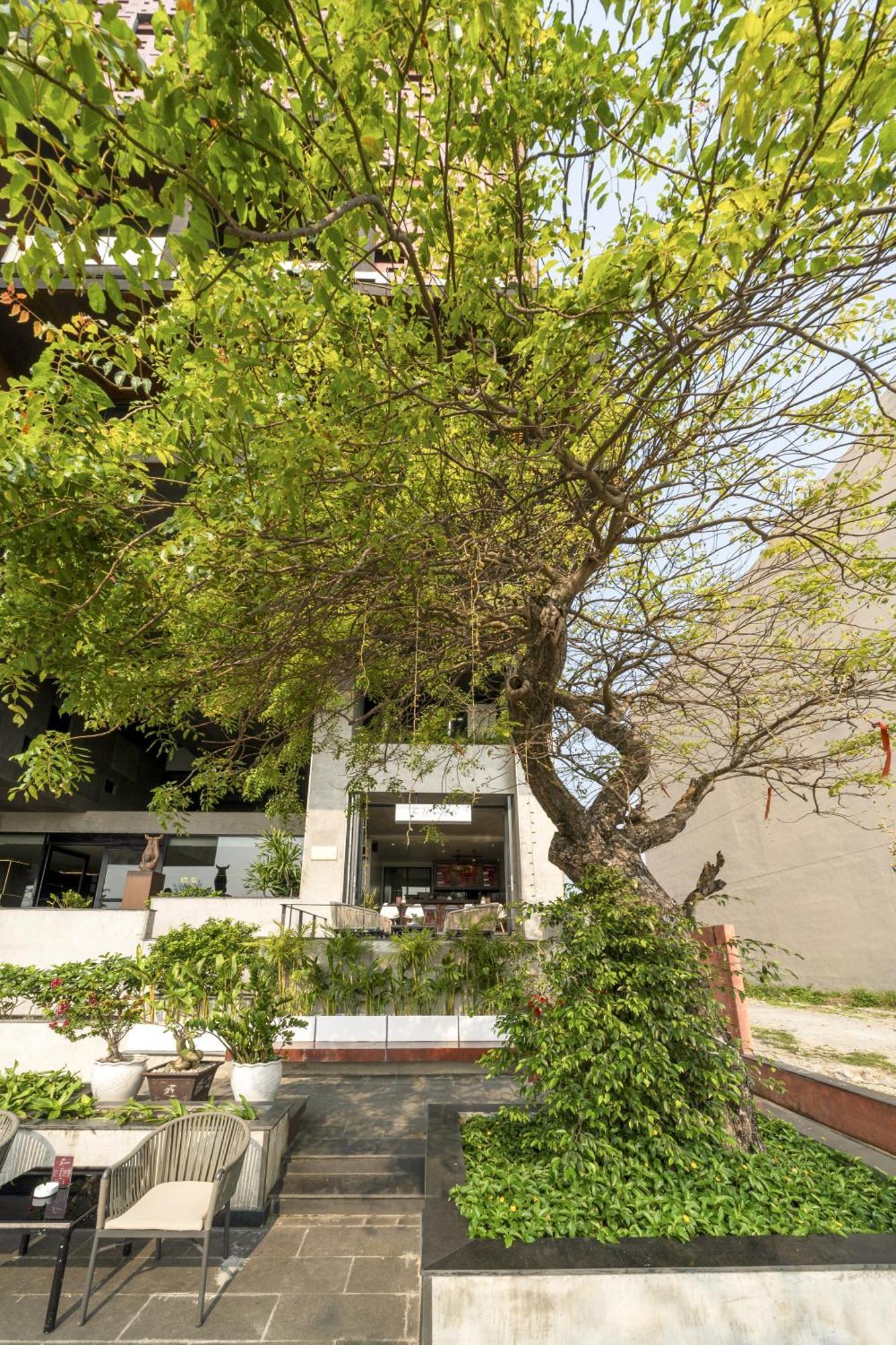 The Code Hotel & Spa Дананг Екстериор снимка