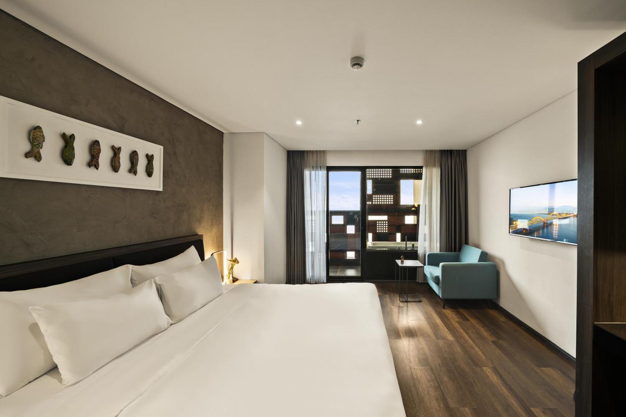 The Code Hotel & Spa Дананг Екстериор снимка