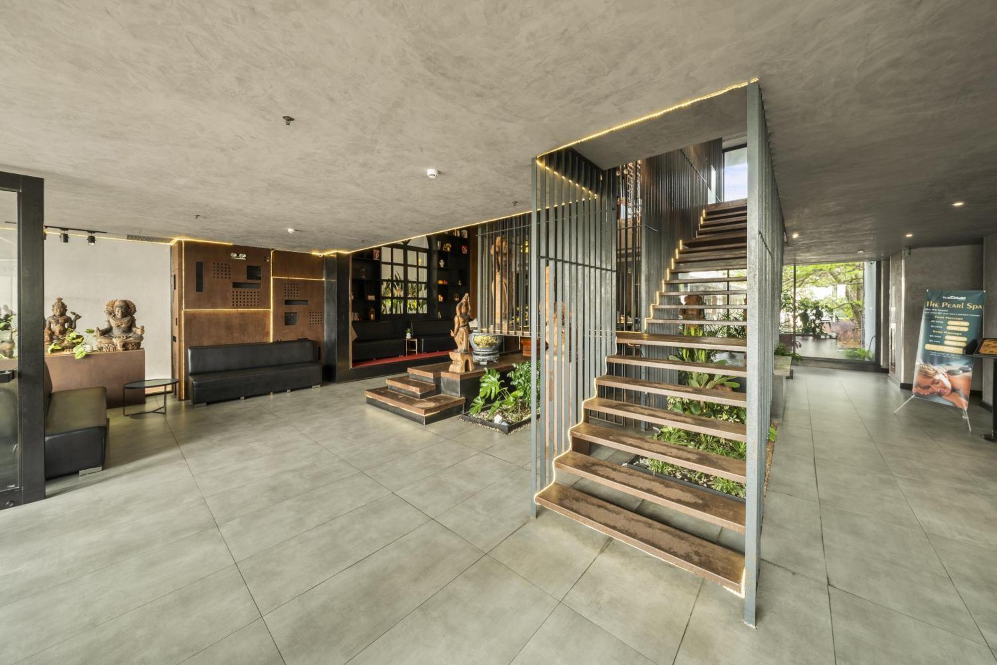The Code Hotel & Spa Дананг Екстериор снимка